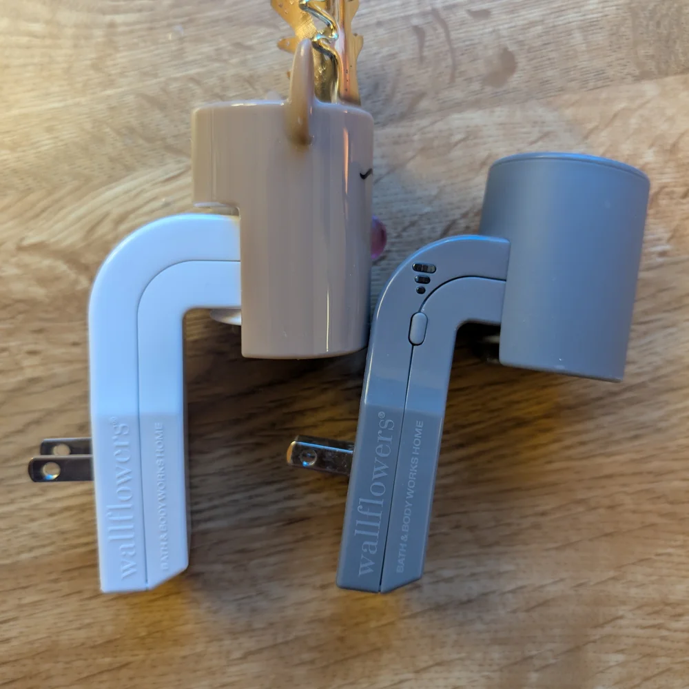 Bath And Body Works Wallflowers - Picture 4 of 10